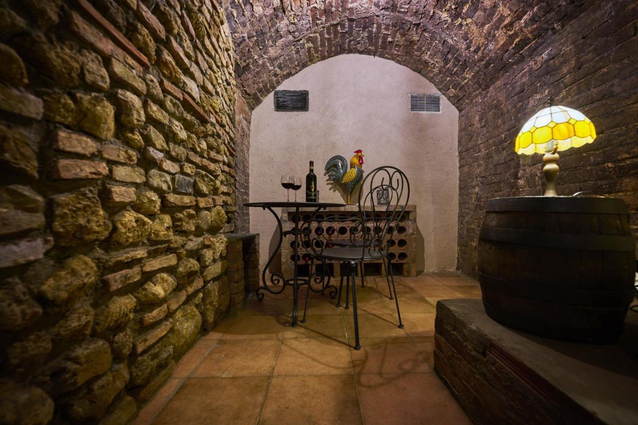 La Tavernetta Di Alessia Daire Siena Dış mekan fotoğraf